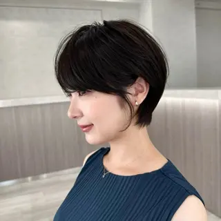 ショート グレージュ/レイヤー ふうか　渋谷のヘアスタイル