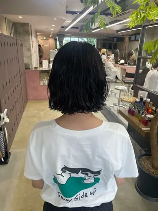 ミディアム 鈴木瑛里／ブロンド ベージュ／男女のヘアスタイル