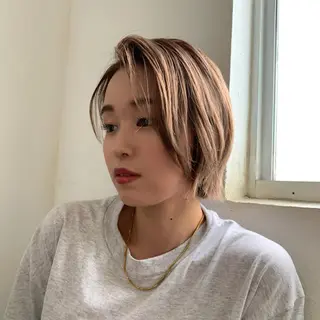 ショート カラー ノグチ ナツコのヘアスタイル