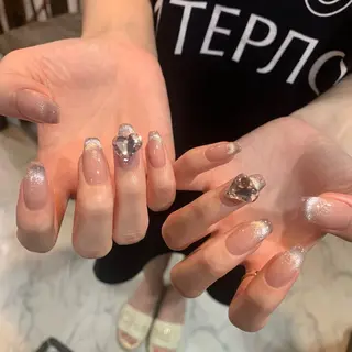 ネイル mofie🤍ユミ/ 恵比寿/パラジェルのネイルデザイン