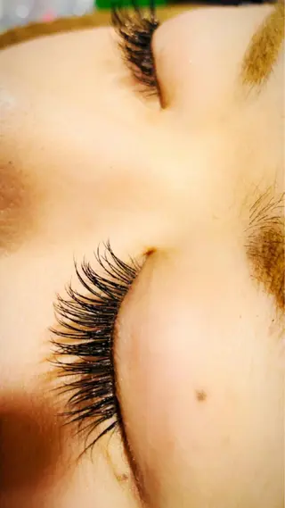 マツエク・マツパ 下條 真のヘアスタイル