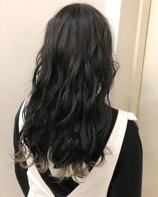 ロング カラー 安藤 佑衣のヘアスタイル