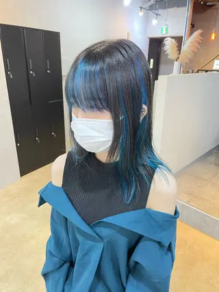 セミロング Hiroto／ インナーカラー／神戸のヘアスタイル