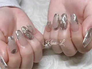ネイル 芦辺 香奈のネイルデザイン