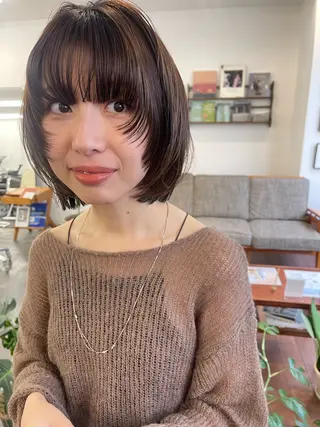 ショート カラー pole/apartment所属・💓パーマ，💗 レイヤーカットのヘアスタイル