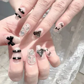 ネイル VENUSBELT moeのネイルデザイン