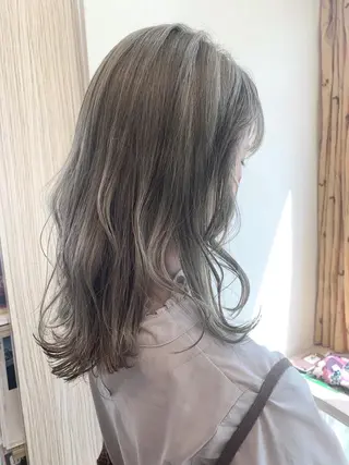 セミロング カラー DiMPlE  ディンプル所属・🌸スタイリスト 山浦美恵のヘアスタイル