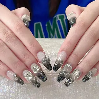 ネイル Queens 榊 まおのネイルデザイン