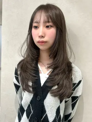 ミディアム カラー ヘアアレンジ fumika🎀 ベージュのヘアスタイル