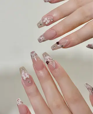 ネイル Lyna 池袋のネイルデザイン