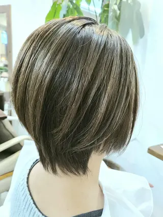 ショート カラー 【大宮】デザイナー Anne 諳 アンのヘアスタイル