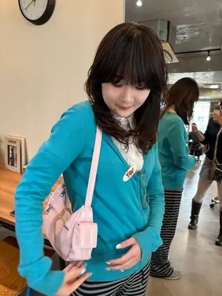 ミディアム レイヤーカット\ウル フ　chinatsuのヘアスタイル