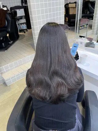 セミロング 寒色＆ブリーチ特化 寒色MiOのヘアスタイル