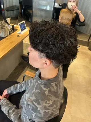 パーマ メンズ 艶感カラー/フェザー パーマ/meguのヘアスタイル