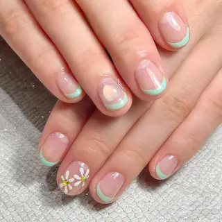 ネイル Mizuliネイル 眉毛メイクのサロンのネイルデザイン