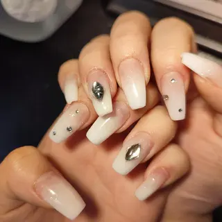 ネイル RUNWAY 　　の眉毛・アイブロウイメージ