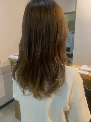 ミディアム ミルクティーベージュ の魔術師　manaeのヘアスタイル