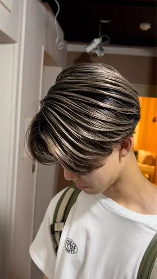 ミディアム カラー メンズ メンズバレイヤージュ 🔥メンズカット🔥のヘアスタイル