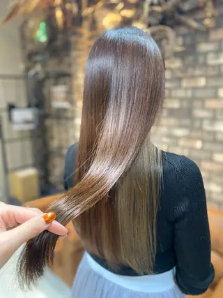 ロング カラー ヘアアレンジ .・.艶髪ヘアケア サカモト.・.のヘアスタイル