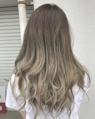 セミロング カラー レイヤーカット匠 イソザキノリユキのヘアスタイル