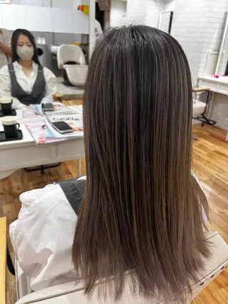 セミロング カラー 笹江 瑞穂のヘアスタイル