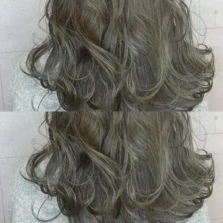 ロング カラー 韓国レイヤーカット/ ダブルカラーのヘアスタイル