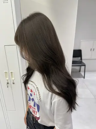 カラー ロング piLLon 心斎橋のヘアスタイル