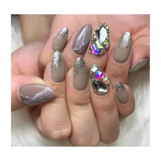 ネイル 駒月 明日香の眉毛・アイブロウイメージ