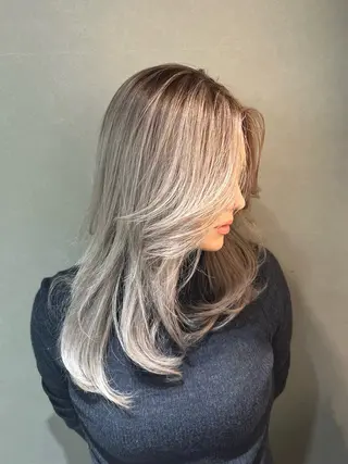 セミロング カラー 💖梅田レイヤー💖 副店長Tsubasaのヘアスタイル