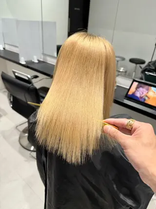 ミディアム SALOWIN心斎橋Suite店所属・洗っても取れない 髪質改善|OJIROのヘアスタイル