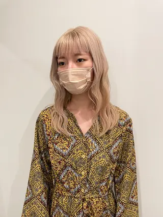 セミロング カラー 渋谷 留菜のヘアスタイル