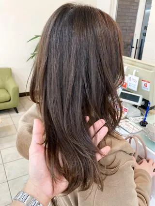 セミロング カラー 樋野 亮のヘアスタイル