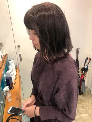 ミディアム カラー MIOベージュカラー 柔らかいカラーのヘアスタイル