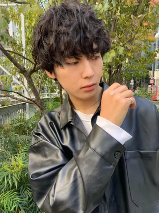 ミディアム 新宿メンズパーマ ヨモギダのヘアスタイル