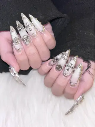 ネイル Lumo所属・めろち ちゃんのネイルデザイン