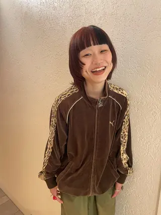 ミディアム カラー MIU/ルーツカラー 顔まわりレイヤーのヘアスタイル