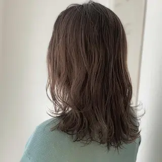 セミロング カラー fio マナミのヘアスタイル