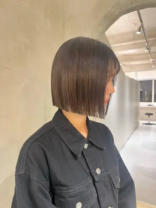 ミディアム effect横浜所属・切りっぱなしボブ/ 艶カラー/綾莉のヘアスタイル