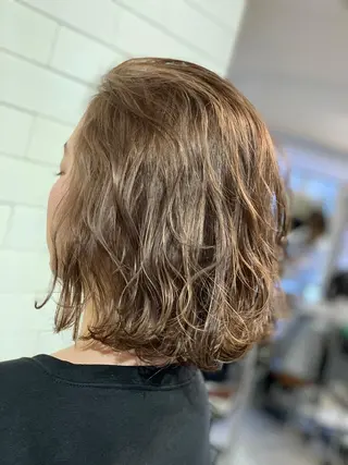 ミディアム カラー ヘアアレンジ 髪質改善×ハイトーン 中田啄也のヘアスタイル