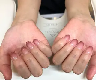 ネイル ビューティサロン 100+所属・ビューティサロン 100+  ヒトミのネイルデザイン