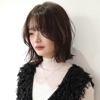 ミディアム カラー nonoka オリーブ/グレージュのヘアスタイル