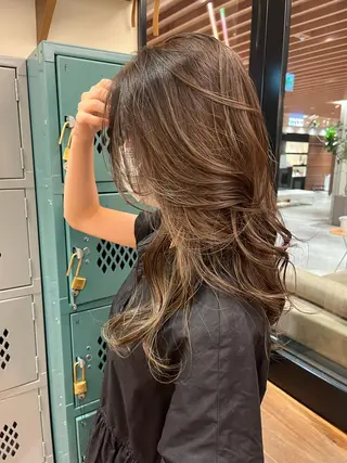 セミロング カラー ｼｮｰﾄｶｯﾄ 梅田 山下　すみれのヘアスタイル