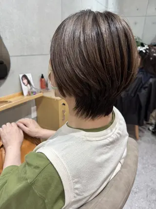 カラー ショート Nani SATOMIのヘアスタイル