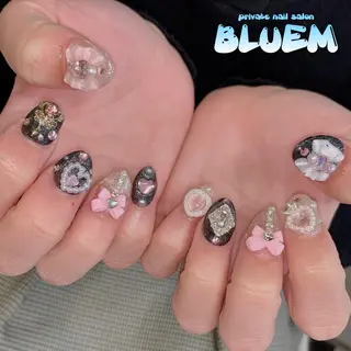 ネイル BLUEM なな🐶のネイルデザイン