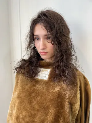 ミディアム 渥美 怜子のヘアスタイル