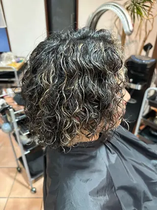 カラー パーマ メンズ 加納 孝也のヘアスタイル