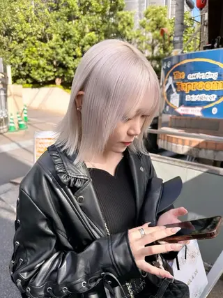 ショート カラー ヘアアレンジ ブリーチ/ヘアケア 🪞TAKUMA🪞のヘアスタイル