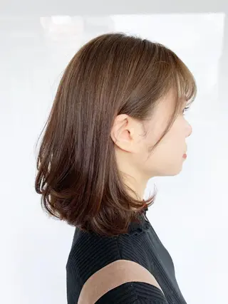 ミディアム カラー オチ ハナのヘアスタイル