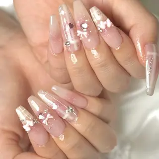 ネイル ルシイ🎀新宿長さ 出しパーツ専門店のネイルデザイン