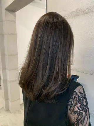 セミロング カラー 透明感/オリーブ/ グレージュ/YUKAのヘアスタイル